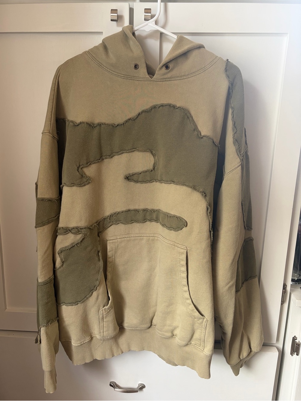 We The Free It’s A Vibe Camo Hoodie - Picture 7 of 9
